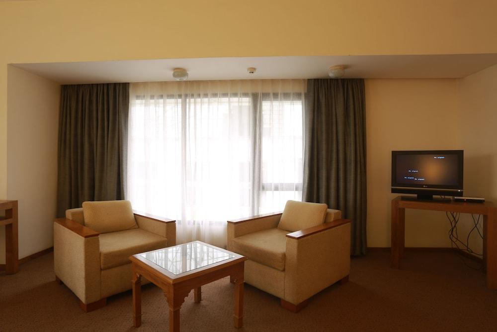 The Avenue Regent Hotel Kochi Luaran gambar
