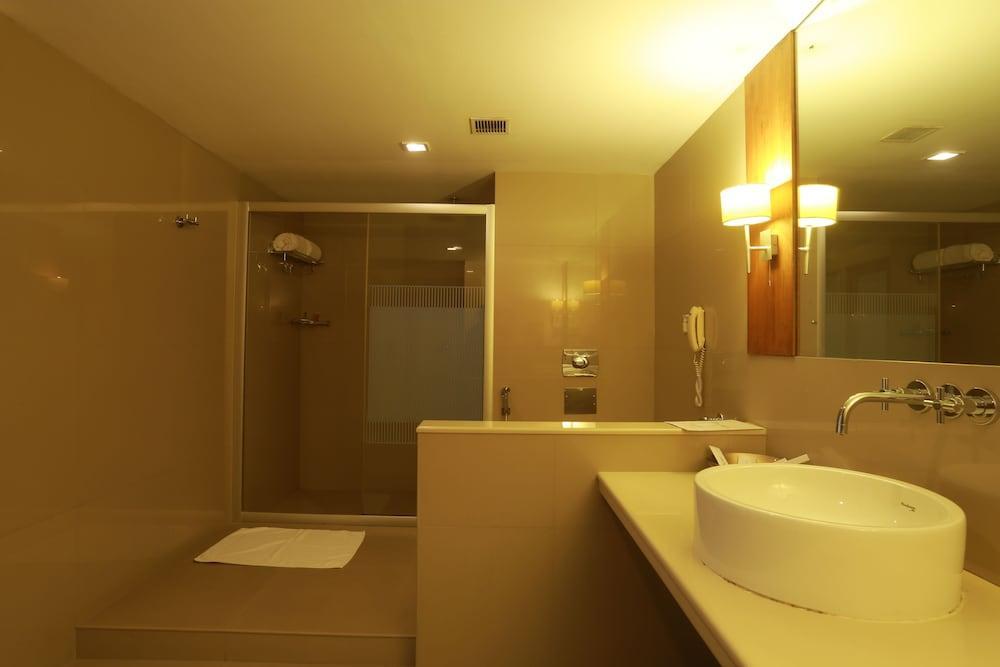 The Avenue Regent Hotel Kochi Luaran gambar